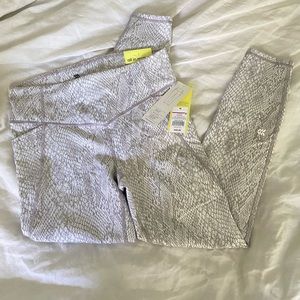 NWT! ALL IN MOTION PREMIUM HOGH RISE LEGGINGS